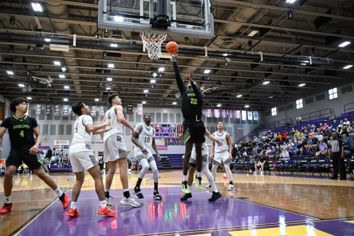 McDonald's All-American Aiden Sherrell cleans up in the paint.